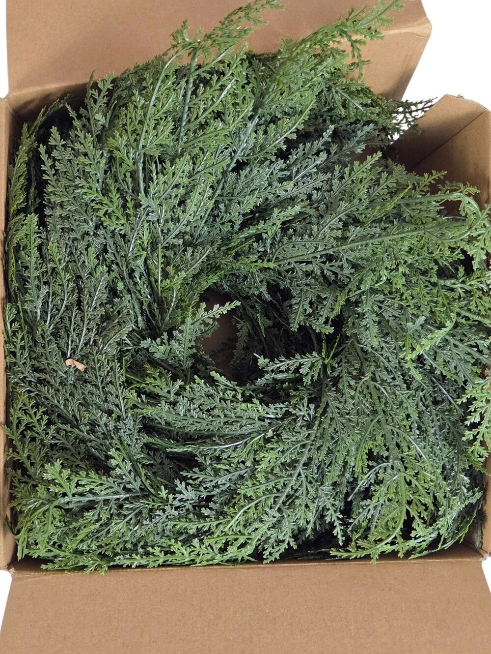 Christmas Garland NEW 9 Feet -Unbranded -Thick -Green -Real Touch -Realistic